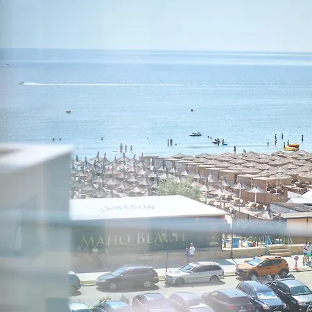 Caro - Infinity Pool & Navodari