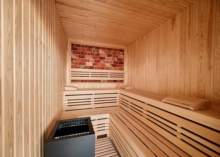 Caro - Infinity Pool & Spa Resort Năvodari