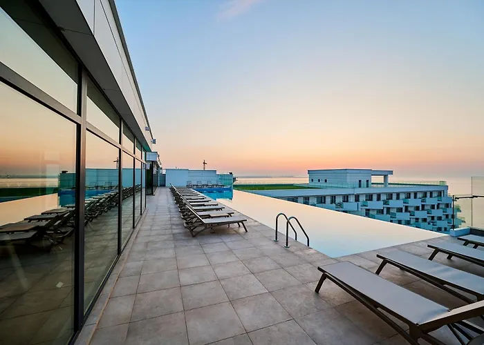 Caro - Infinity Pool & Apartment